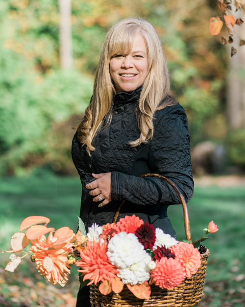 Alicia Schwede floral Designer and teacher in snohomish washington.