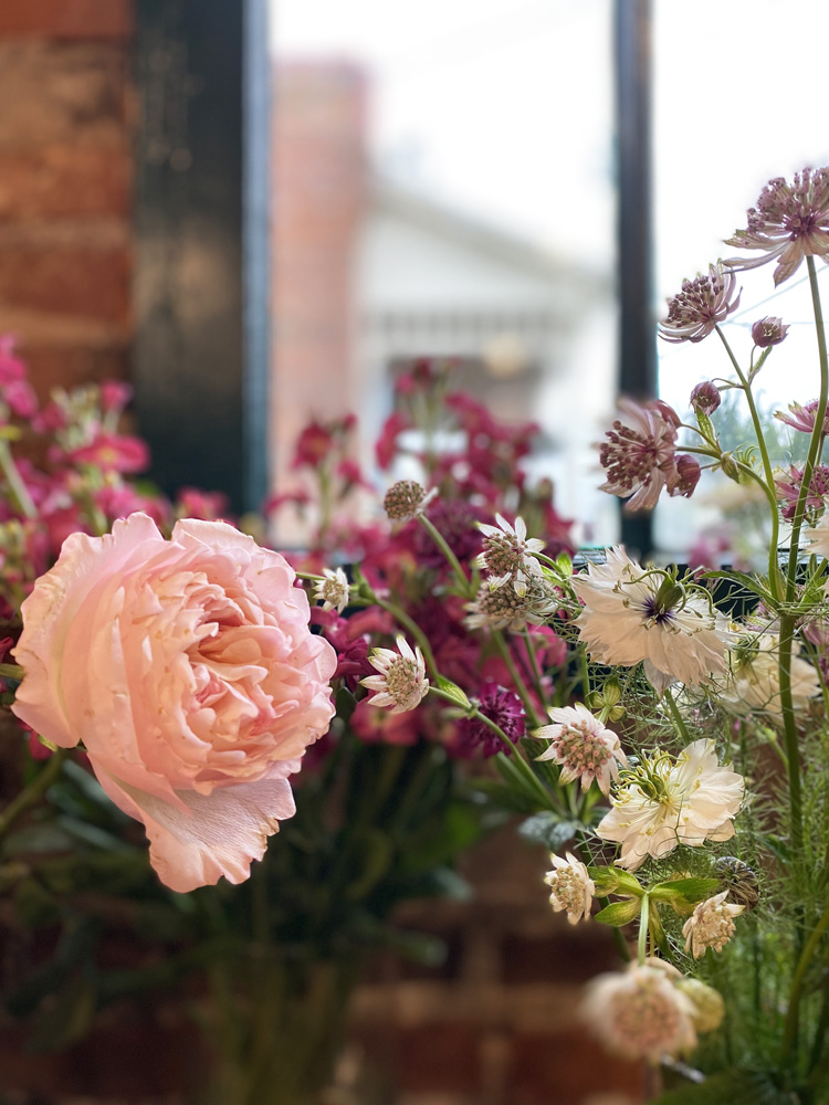 Fleurs Creative Flirty Fleurs - floral design class with Peonies and Garden Roses