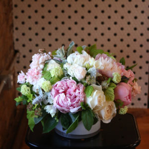 flirty fleurs floral design class with peonies and roses