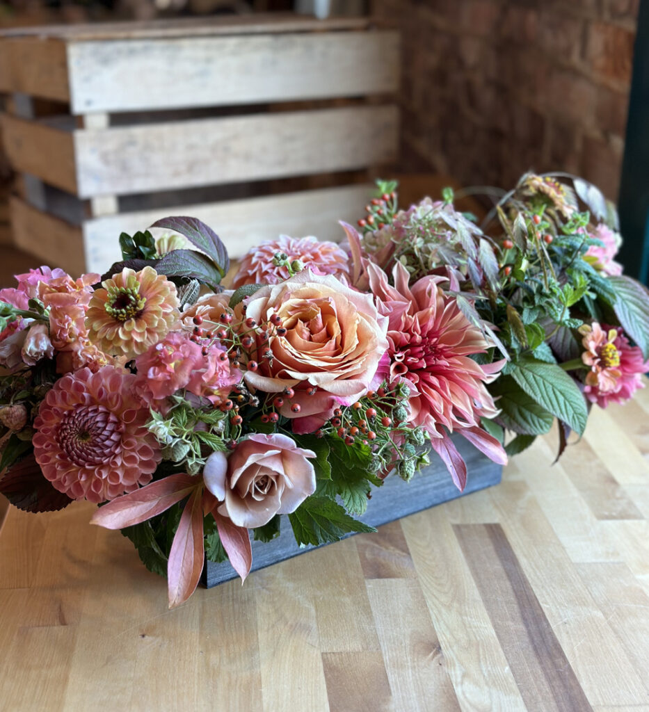 make a floral centerpiece for your thanksgiving table! flower arranging class in snohomish washington