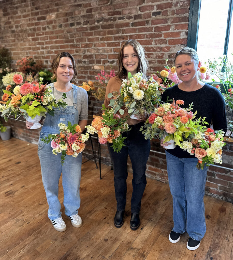 learn how to design your own wedding flowers at a workshop in snohomish washington