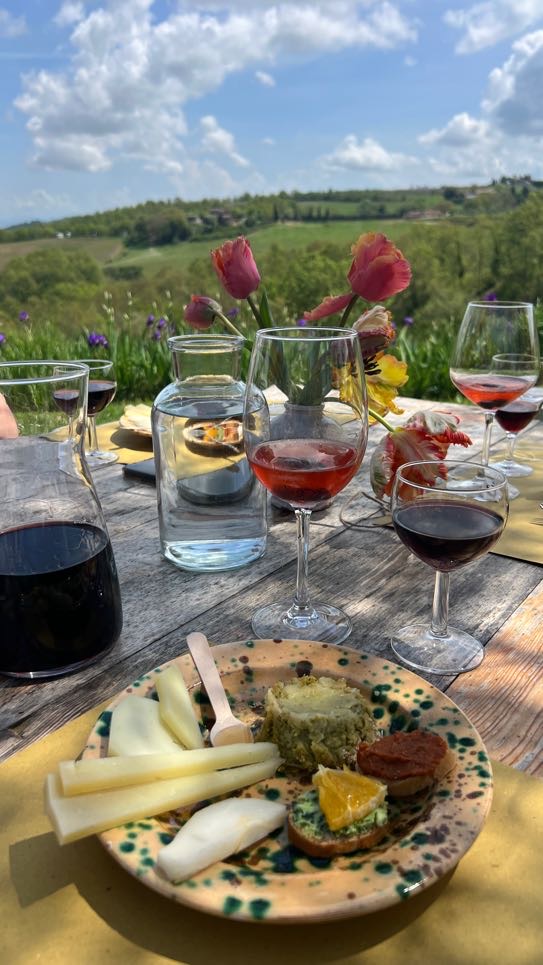 flower arranging workshop in Tuscany, Italy at Puscina Flower Farm