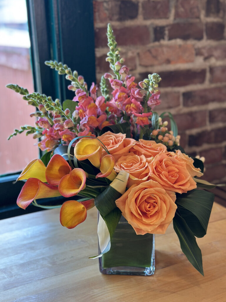 Flower arranging class in Snohomish Washington - a modern style floral design